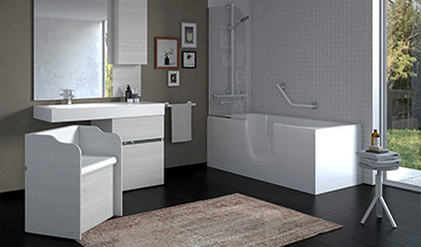 Bathtubs with door